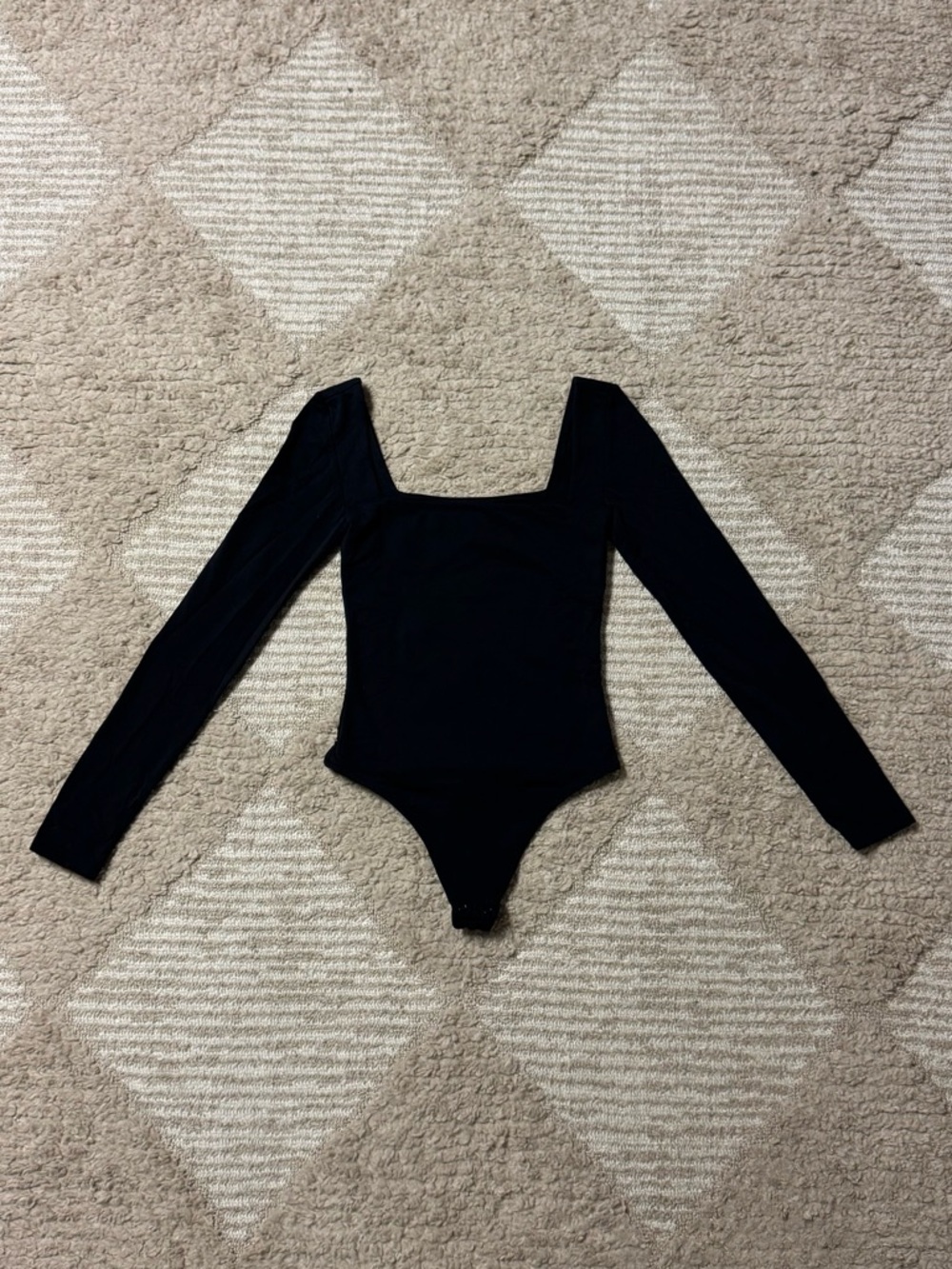 Aritzia Contour Squareneck Longsleeve Bodysuit